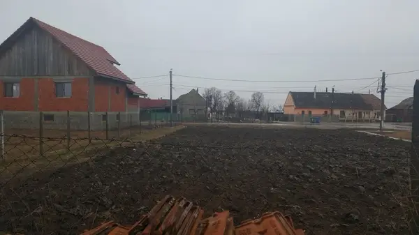 Proprietar, vand teren intravilan in Comuna Periam