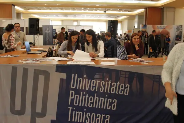 65 de companii participă la ediția aniversară a „Zilelor Carierei”