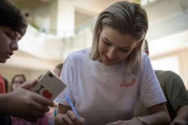 Organizaţia Salvaţi Copiii lansează campania #FărăUrăPeNet