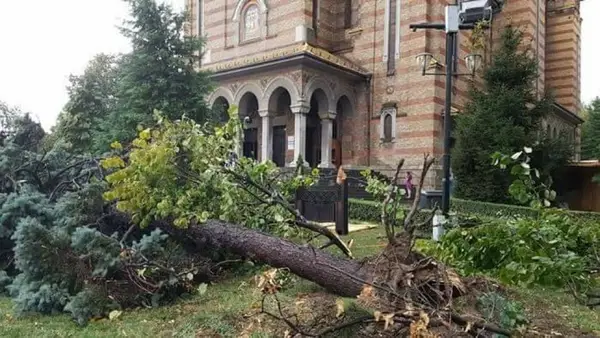 Solidaritate după furtună: sprijin de peste 100.000 euro pentru familiile afectate din Timiș, Arad sau Hunedoara