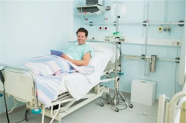 Românii din din vestul țării pot beneficia de acoperire pentru diagnosticarea și tratarea cancerului prin planurile de asigurare medicală internațională și cardul NESA