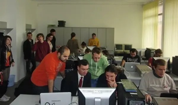 La Universitatea Politehnica Timişoara s-a încheiat evaluarea profesorilor de către studenţi
