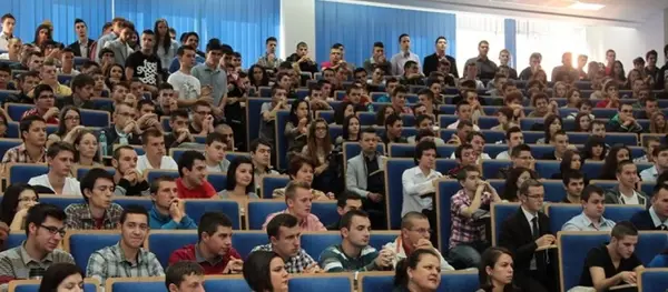 Cursuri gratuite de pregătire pentru viitorii studenți la Universitatea Politehnica Timișoara