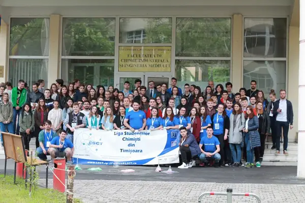 „Coriolan Drăgulescu” aduce aproape 200 de elevi la Facultatea de Chimie a UPT