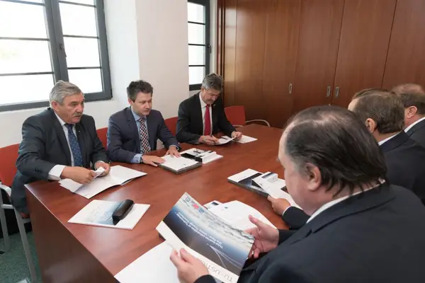 Granturi de 10.000 de euro pentru tinerii cercetători din universitățile membre ARUT