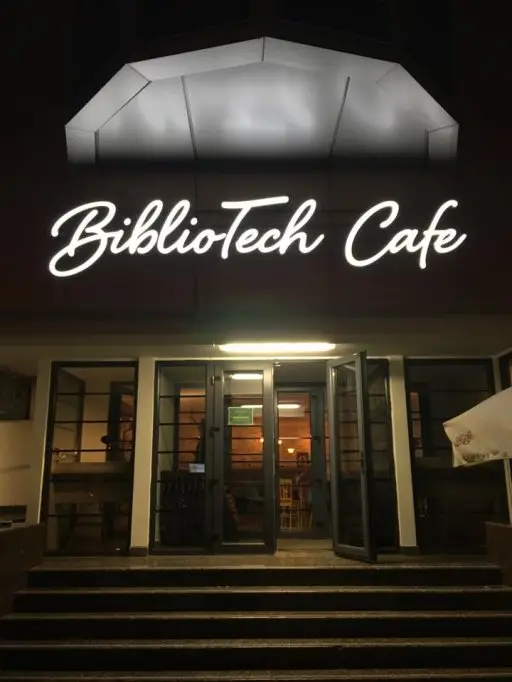 BiblioTech Cafe
