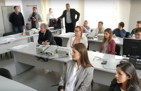 Un nou laborator Honeywell la Universitatea Politehnica Timișoara