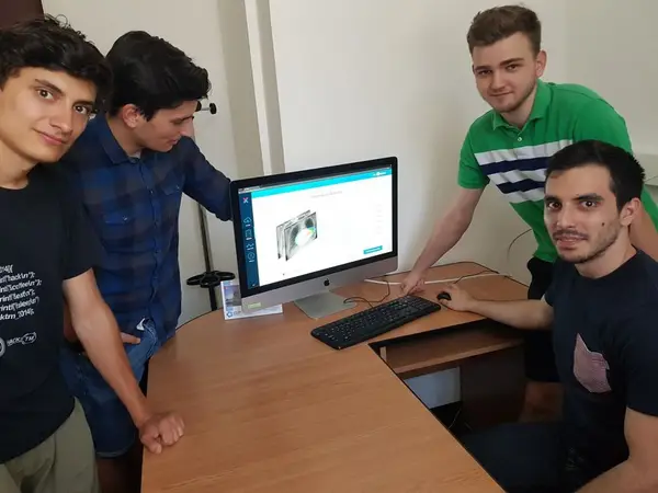 Studenții din echipa XVision, în drum spre premiul de 100.000 de dolari
