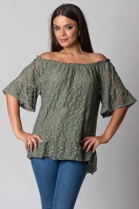 Alege bluze dama Larysa.ro, iar garderoba ta iti va multumi