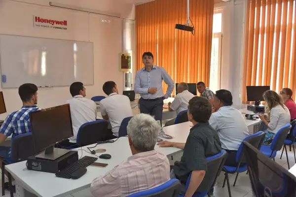 O colaborare de succes: la UPT se inaugurează al treilea laborator Honeywell