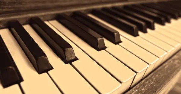 Muzica Teatrului – Concert Cari Tibor & Cassandra Ruhmling