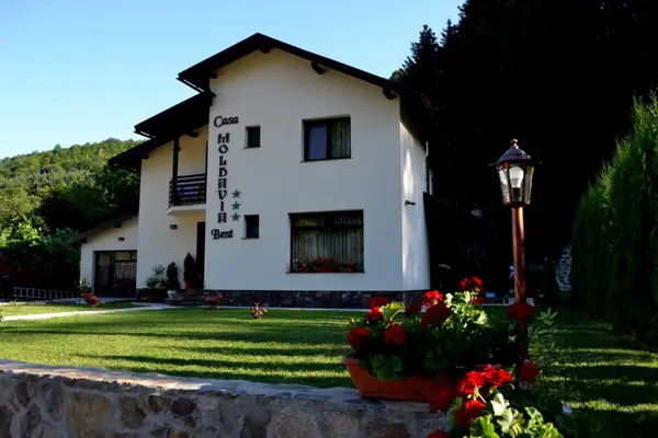 De ce să te cazezi la o pensiune ca Vila Moldavia Best din Slănic Moldova?