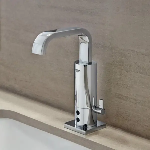 Accesorii baie: baterie pentru lavoar cu senzor, dispenser pentru sapun cu senzor si multe altele