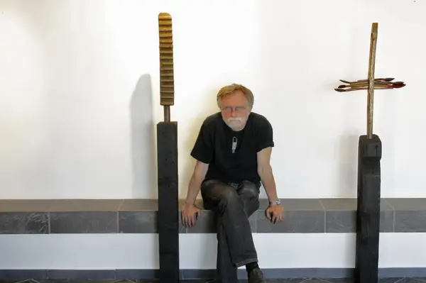 Artefacte vechi din 100 de ani. Expoziție de etnosculptură M.C.Donici