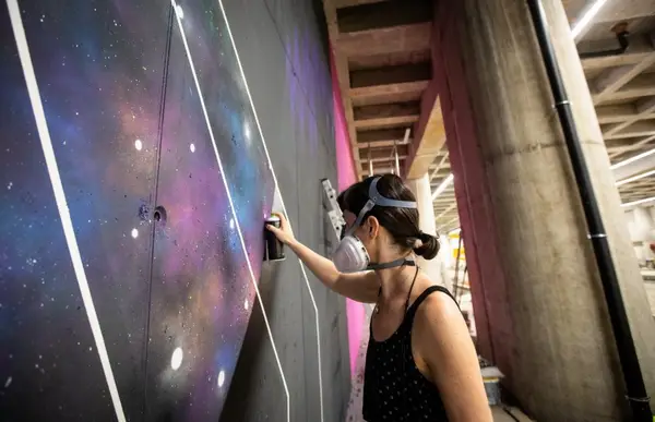 Tunelul auto devine galerie de arta stradala de dimensiuni impresionante, cu ocazia unui inedit eveniment de graffiti
