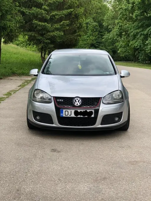 Vând Golf V motor 1.9 diesel (105 cp)