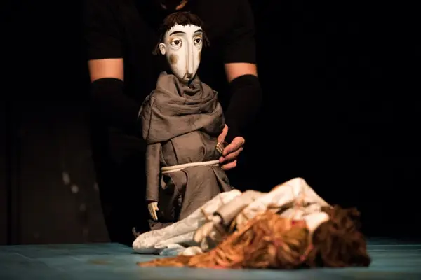„Romeo si Julieta” cu marionete la Teatrul Maghiar