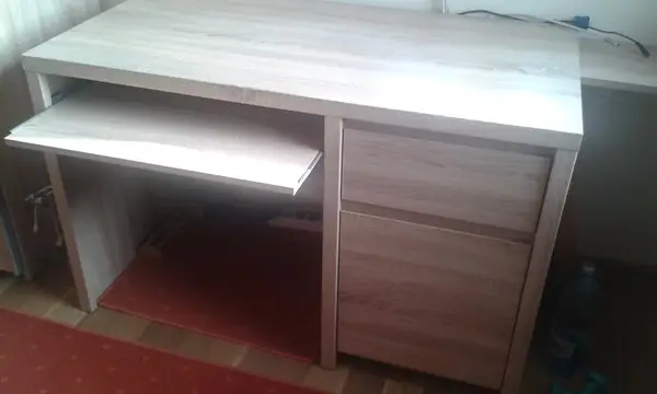 Vand birou si scaun pentru birou