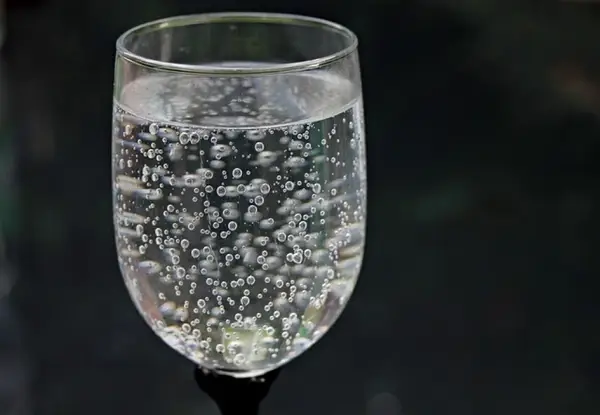 4 beneficii importante ale apei minerale
