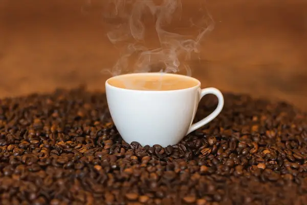 Studiu 2020: Consumul de cafea stimulează memoria pe termen mediu și lung