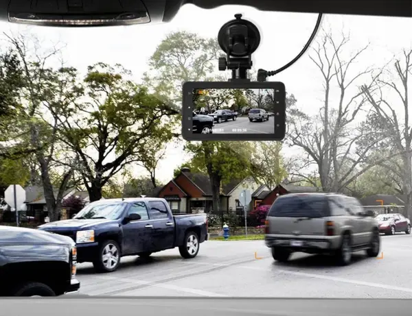 Camera auto normala sau duala?