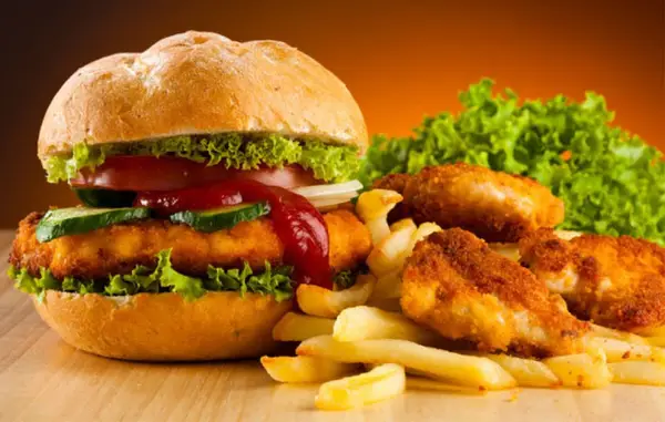 Angajam personal fast-food