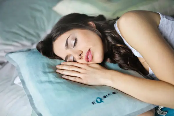 7 trucuri pentru a te bucura mereu de un somn odihnitor