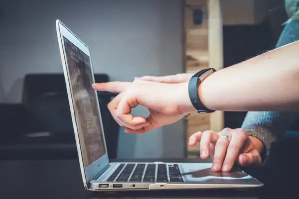 10 motive pentru care ai nevoie de o agenție Google Ads