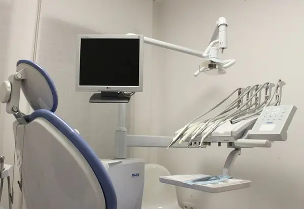 Criterii de care să ții cont în alegerea unei clinici stomatologice de încredere