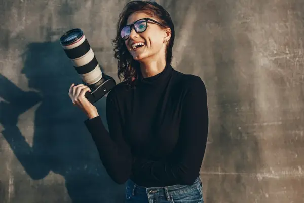 Urmează să organizezi un eveniment corporate? Iată 5 motive pentru care ar trebui să angajezi un fotograf profesionist