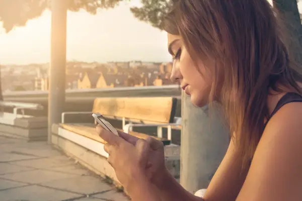Cum știi când e timpul să-ți schimbi telefonul: 4 semne