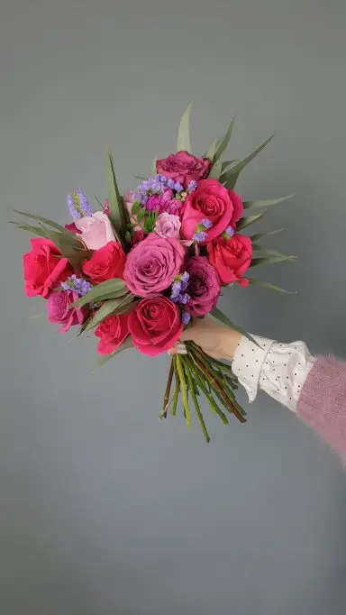 Cum le spui celor dragi ca iti este dor de ei in timp de pandemie cu un buchet de flori de la o florarie online