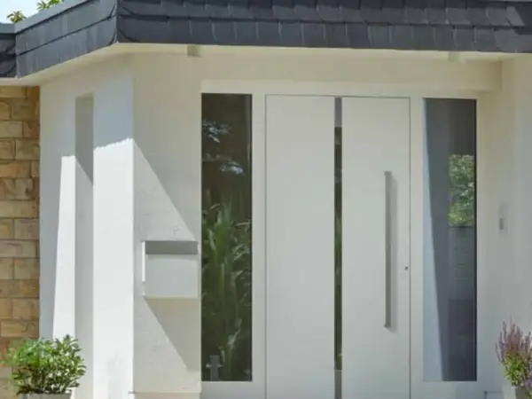 Sfaturi: de ce sa investesti intr-o usa de exterior de calitate?