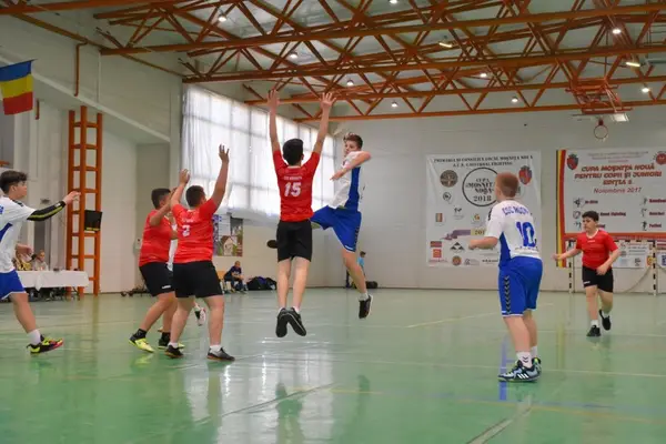 Incepe festivalul handbalistic de juniori 4 in Timis