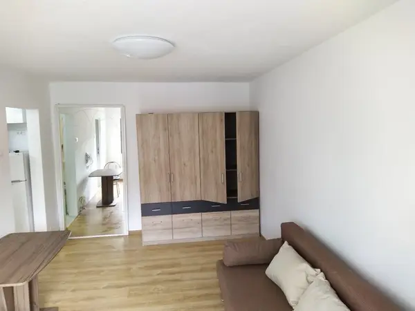 Proprietar inchiriez garsoniera zona Bucovina