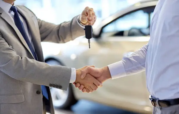 Mașină nouă sau mașină second hand: 5 aspecte de luat în considerare