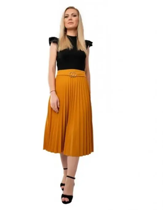 10 look-uri cu fusta plisata pentru toamna/iarna aceasta