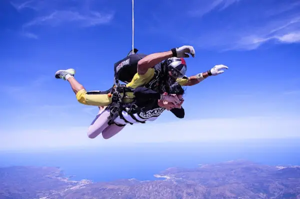 5 idei de activități care îți vor crește adrenalina