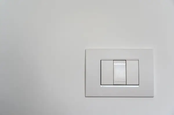 Montajul unui intrerupator electric: 5 pasi de urmat