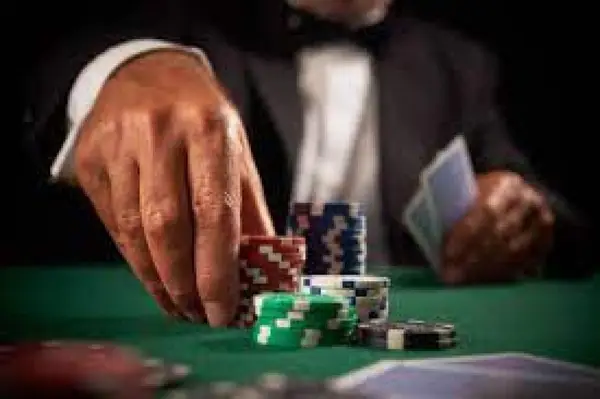 Blackjack sau poker? Care joc ți se potrivește mai bine