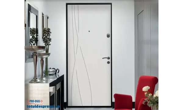Usi de interior si exterior pentru caminul tau, de la TotulDespreUsi