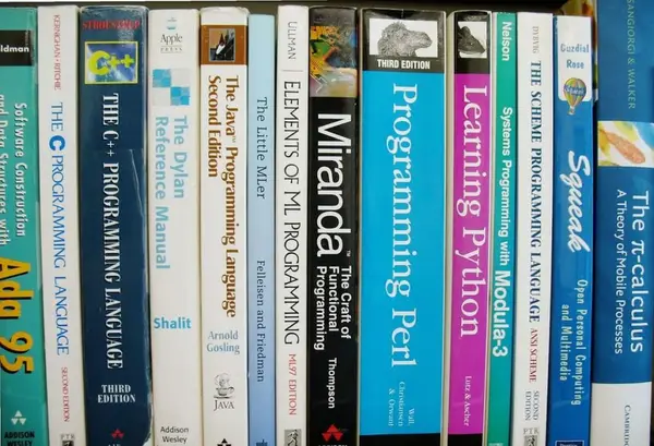Invata programare de la 0 pentru a deveni un IT-ist de top si a te bucura de salariul dorit