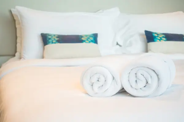 Top motive pentru care să investești în lenjerii de pat de calitate pentru hotel
