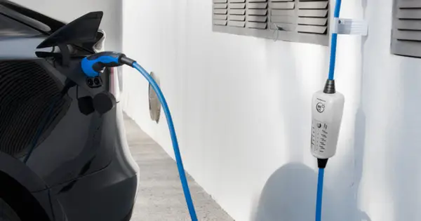 La ce să te aștepți atunci când îți cumperi o mașină electrică?