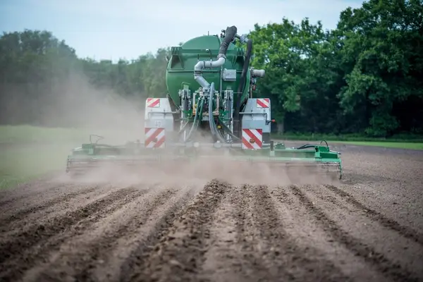 Cisterna sau vidanja pentru irigații: cum faci alegerea corectă