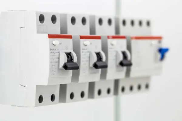 Tipuri de separatoare electrice