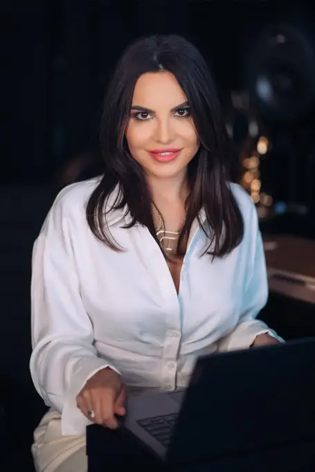 Ana Maria Pătru - o femeie de succes și pe meleaguri străine
