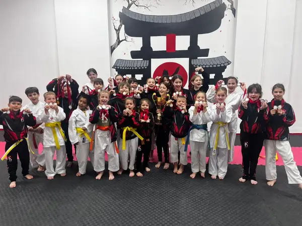 Clubul Sportiv K-ZE Karate s-a situat pe primul loc la competiția de la Arad