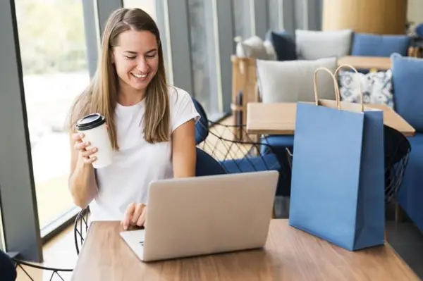 Attendi - invitații digitale gratuite pentru evenimente