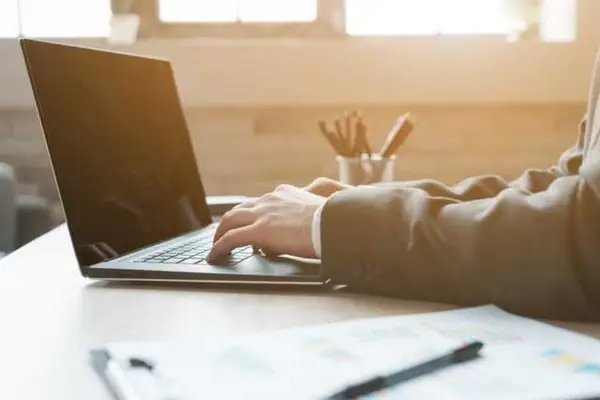 Beneficiile și diferența de performanță a laptopurilor refurbished